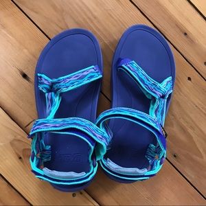 New Teva Hurricane Sandals, girls size 2